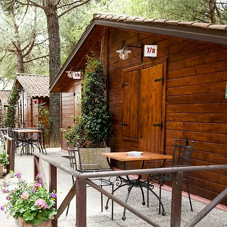 Village Hotel 3*